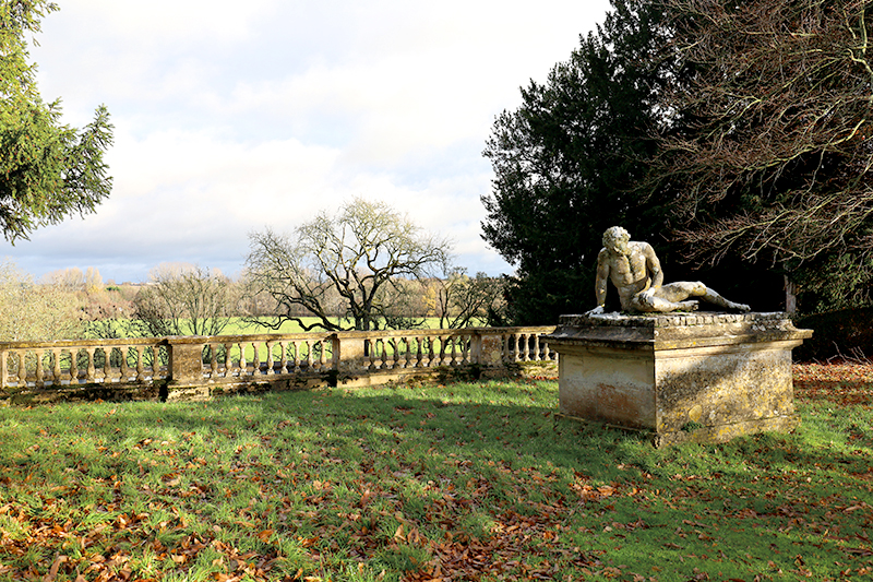 Sheemakers’ The Dying Gladiator, situated in the Upper Garden, the balustrade of which is in fact the roof of the Praeneste.