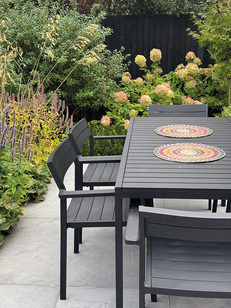 Mandy generally uses two-litre perennial plants to plug gaps between the five-litre shrubs, and her mantra when using her plant and materials palettes is ‘repeat, repeat, repeat, vertically and horizontally, blocks and swathes, to create overall cohesion’.