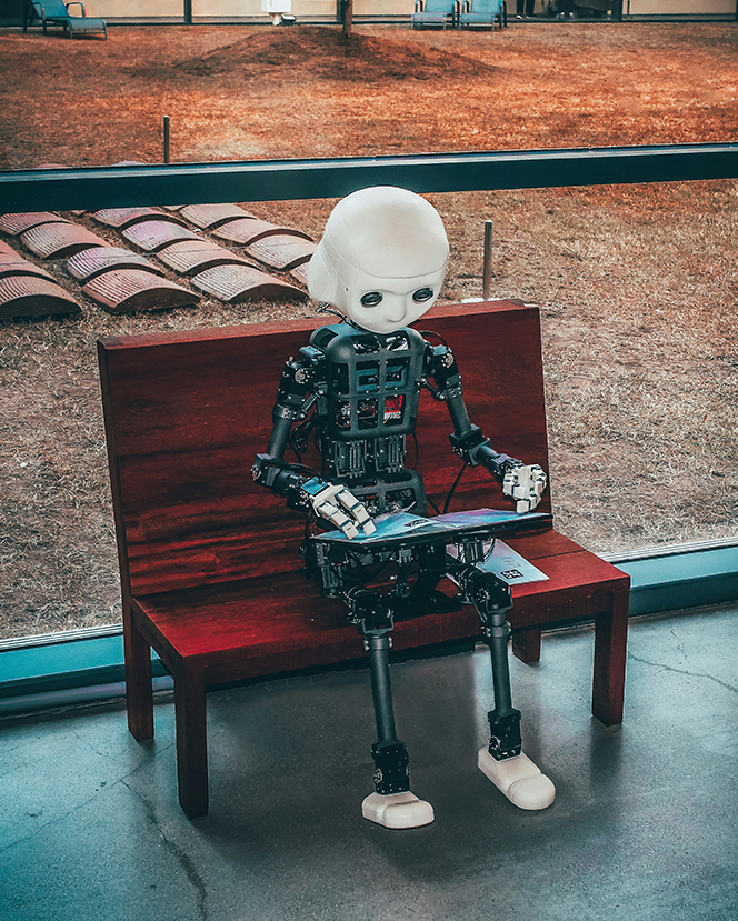 Unable to interpret poetic language and gorgeous pictures, AI relies on designers to use clear and simple words to describe what they can do for a potential client.