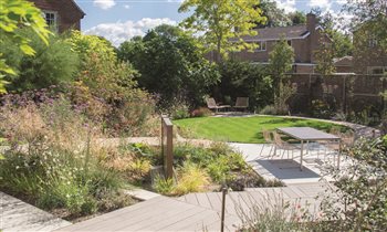 Clean lines & simple geometry combined with translucent & lush planting