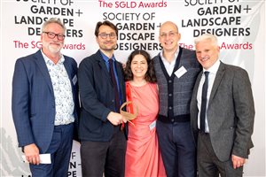 SGLD Awards 2026 Judges’ Award winner Adolfo Harrison MSGLD with sponsor Creepers Nursery and Main Awards head judge Richard Sneesby FLI