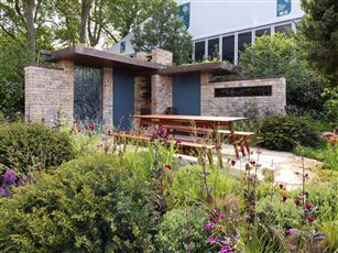 RHS Chelsea Flower Show Warners Distillery Garden 2019 Silver Gilt