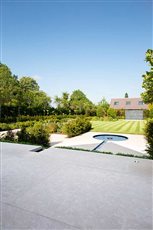 Leicestershire Classical Contemporary Garden (© Aralia) 