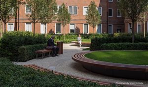 Guy's & St Thomas' - Courtyard Garden (2)