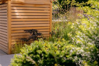Modern front garden