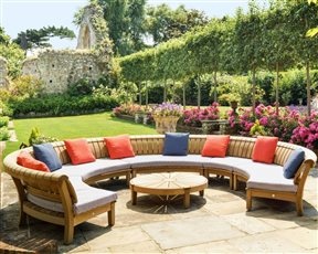 Gaze Burvill Curved Splash Lounge