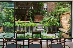 Adolfo Harrison MSGLD - Westbourne Park. Photograph © Mischa Haller