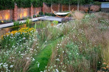 Hertfordshire Walled Garden, Award Winning Garden Design by Aralia. Photo: Copyright Richard Bloom