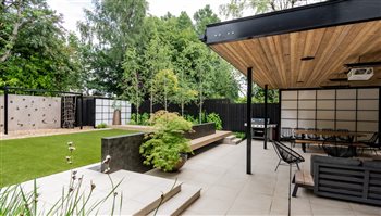 Whitefield - Award Winning Contemporary Family Garden