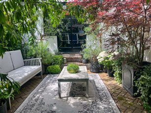 Courtyard, Chislehurst, Kent