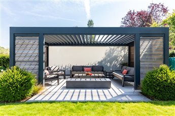 Renson Camargue with Cane-line outdoor furniture