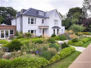 Hampshire SGD Winner Large Residential Garden 2020