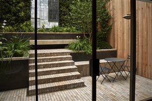 Gavin McWilliam MSGD & Andrew Wilson FSGD - Kensington Courtyard - Image Alister Thorpe