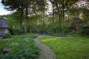 Stefano Marinaz Landscape Architecture, Principal Designer Stefano Marinaz MSGLD - Woodland Glade Sanctuary in Autumn.  Photograph © Gary Morrisroe