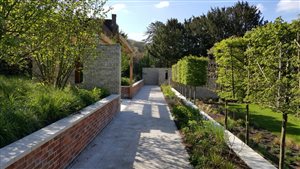 Gavin McWilliam MSGD & Andrew Wilson FSGD - Herttfordshire Garden