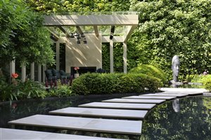 Richard Miers MSGLD - The Serene Garden. Photograph © Martin Pope