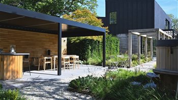 Contemporary Country Garden,
designed by Alick Nee (Fern&Pine)