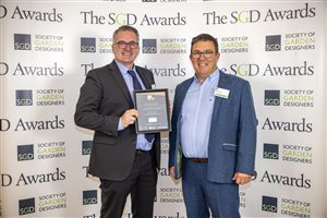 SGD Awards 2022 - Matthew Wilson MSGD - Large Residential Landscapes and Gardens Winner - Sponsor Stoneworld Oxfordshire