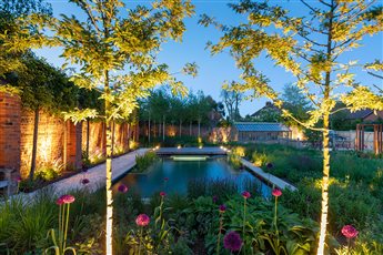 Hertfordshire Walled Garden, Award Winning Garden Design by Aralia. Photo: Copyright Richard Bloom