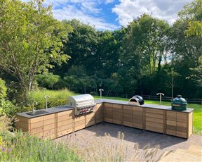 Gaze Burvill A la Carte Linear Outdoor Kitchen