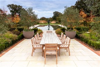 Large Country Garden New Forest