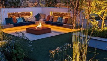 Contemporary courtyard garden by night.