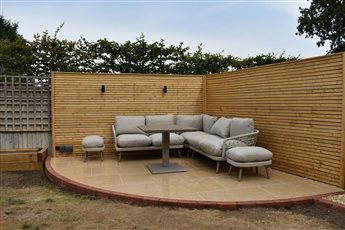 Hillside Garden Transformation
Products used: Kebur Sinai Pearl Tumbled and Etched Egyptian Limestone Paving, Wienerberger New Red Multi Gilt Bricks, Yorkshire Cream Decorative Aggregates