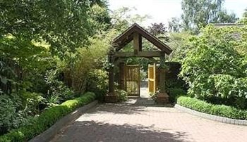 Arts & Crafts Garden
Entrance 