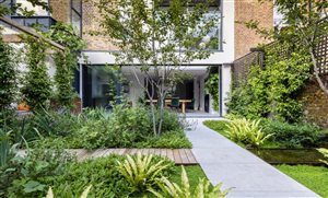 Adolfo Harrison MSGD - Shepherd's Bush Courtyard - Photo Richard Bloom