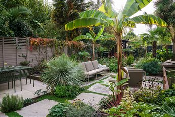One of a kind garden in Fulham. 

Photographer: Rachel Warne