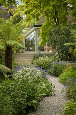 Queen's Park garden - London