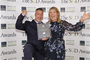 SGD Awards 2020 Winner - Large Residential Garden - Helen Elks-Smith MSGD - Lymington Garden – Sponsor The Garden Builders