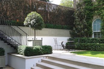 Bespoke trellis and planters