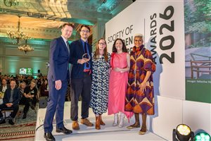 SGLD Awards 2026 Garden Jewel winner Adolfo Harrison MSGLD with sponsor Deepdale Trees