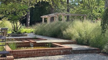 Arts & Crafts Garden,
designed by Joe Perkins
