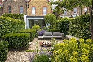 Charlotte Rowe Garden Design, Principal Designer Charlotte Rowe MSGD - Barnes Garden - Photo James Kerr