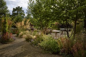 Tabitha Rigden - Hestia Garden at The Plough Shiplake - Image by Alister Thorpe