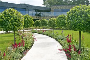 Working with Poole Council, Savills, Parkstone Golf Course and other neighbours to resolve complex planning issues. Featured on ITV’s Harbour Lives, this stunning contemporary property overlooks the historic natural harbour of Poole Bay in Dorset.