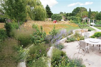 Terrace walls surround seating space