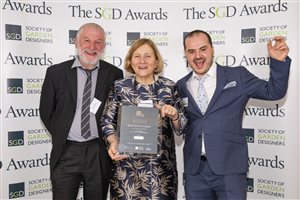 SGD Awards 2020 Winner - Beth Chatto Award - Sue Townsend MSGD – Samphire – Sponsor Acacia Gardens Ltd – collected by Marianne Majerus with Dave Ward
