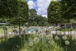 Robert Myers Associates Ltd/Robert Myers MSGD - Walled Garden Photo Alex Ramsay