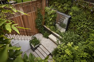 Gavin McWilliam MSGD & Andrew Wilson FSGD - Kensington Courtyard - Image Alister Thorpe