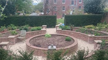 Formal garden with Pool