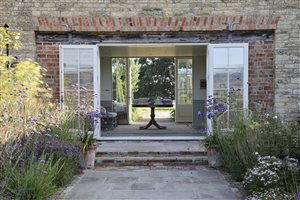 James Alexander-Sinclair FSGLD - Coates Barn. Photograph © Britt Willoughby Dyer