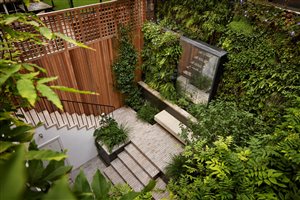 Gavin McWilliam MSGD & Andrew Wilson FSGD - Kensington Courtyard - Image Alister Thorpe