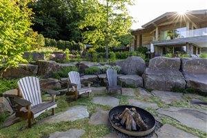 Peter Berg MSGLD - Lodge Garden. Photograph © Marianne Majerus